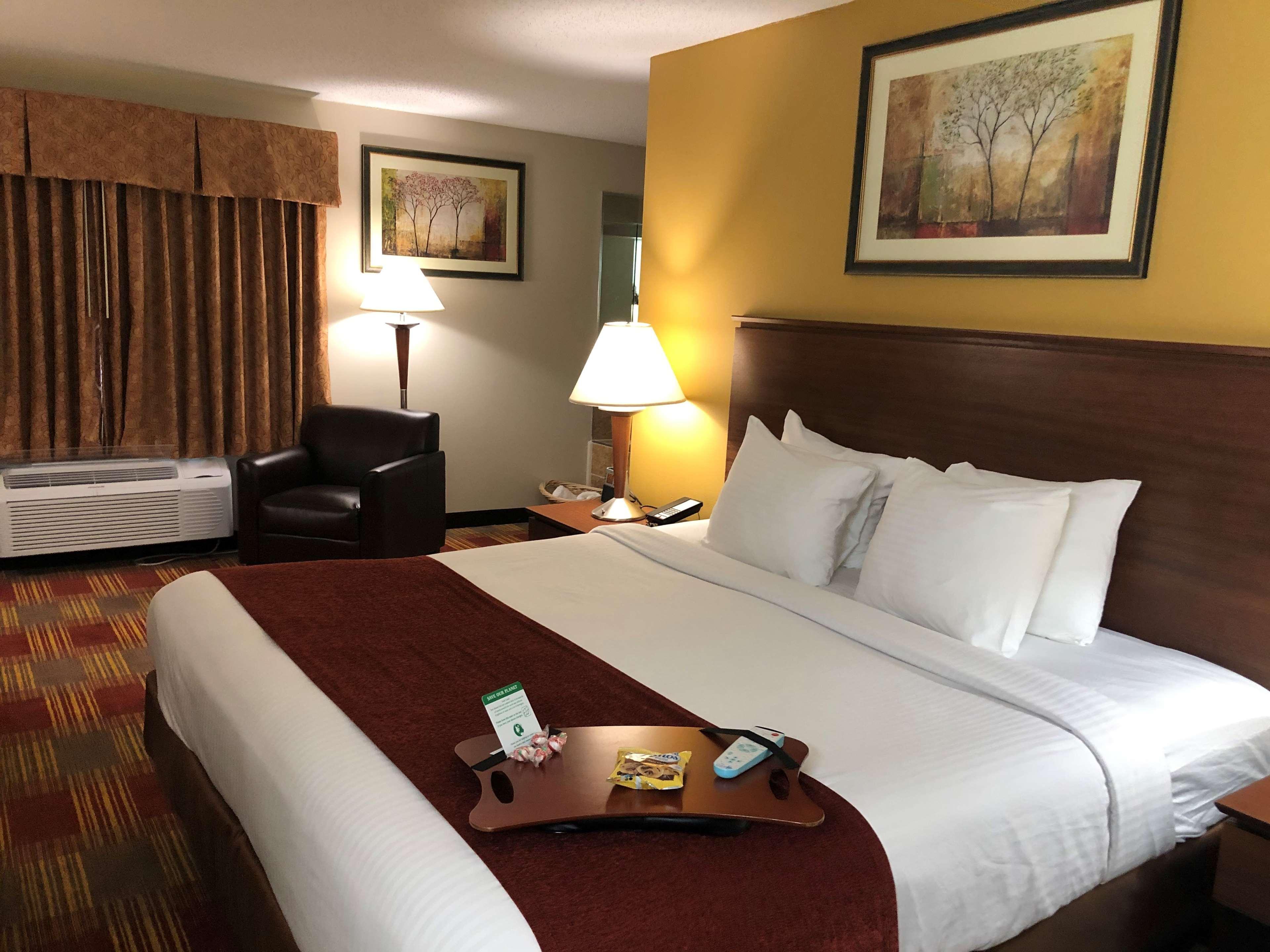 Best Western Lakewood Inn Hebron Exterior foto