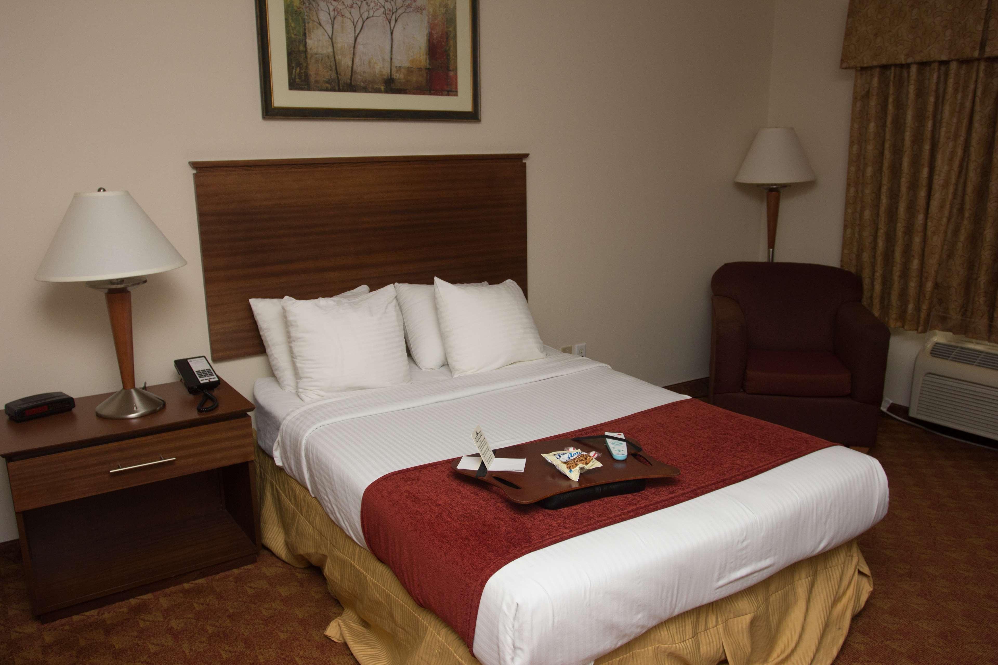 Best Western Lakewood Inn Hebron Exterior foto