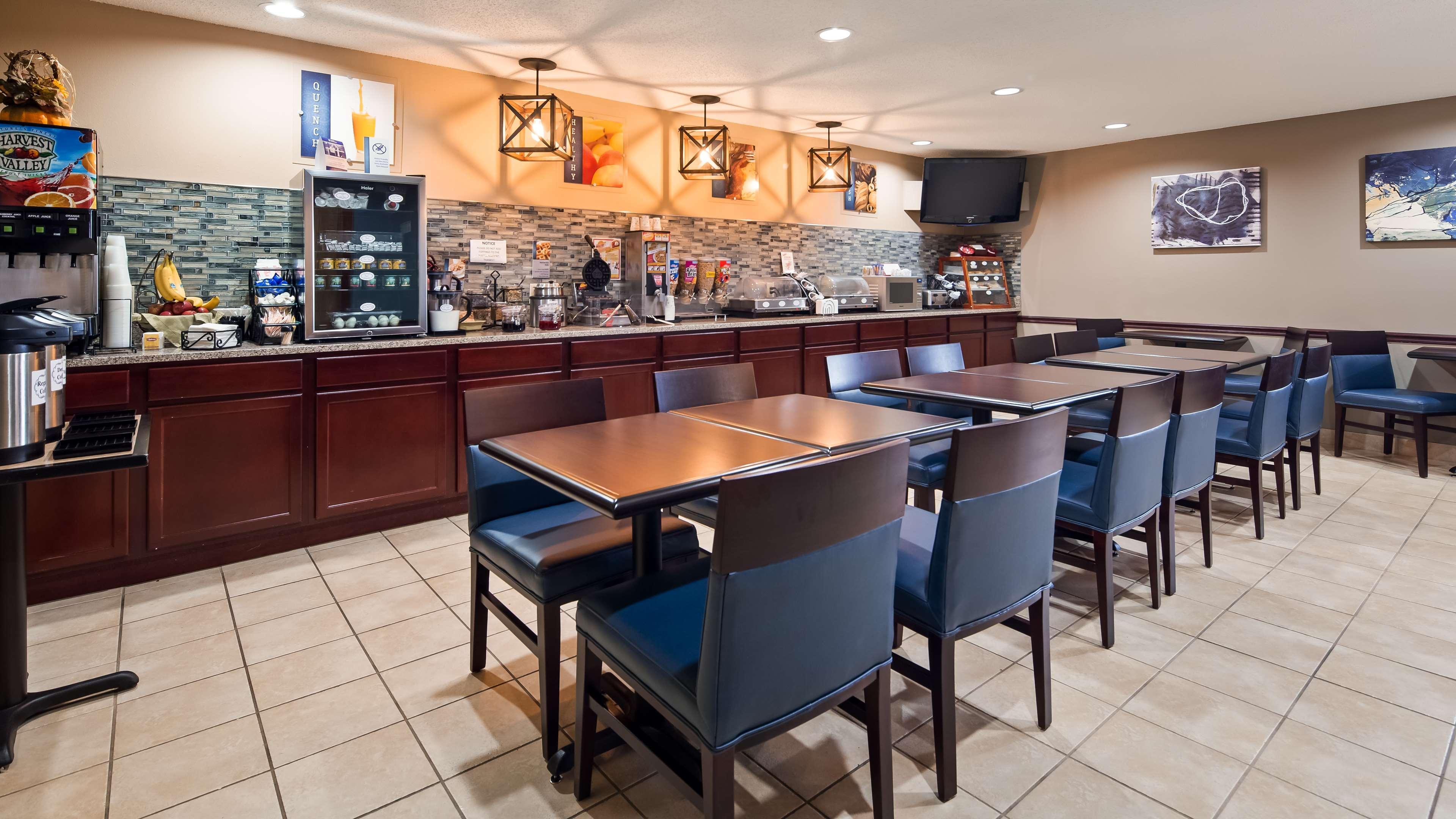Best Western Lakewood Inn Hebron Exterior foto