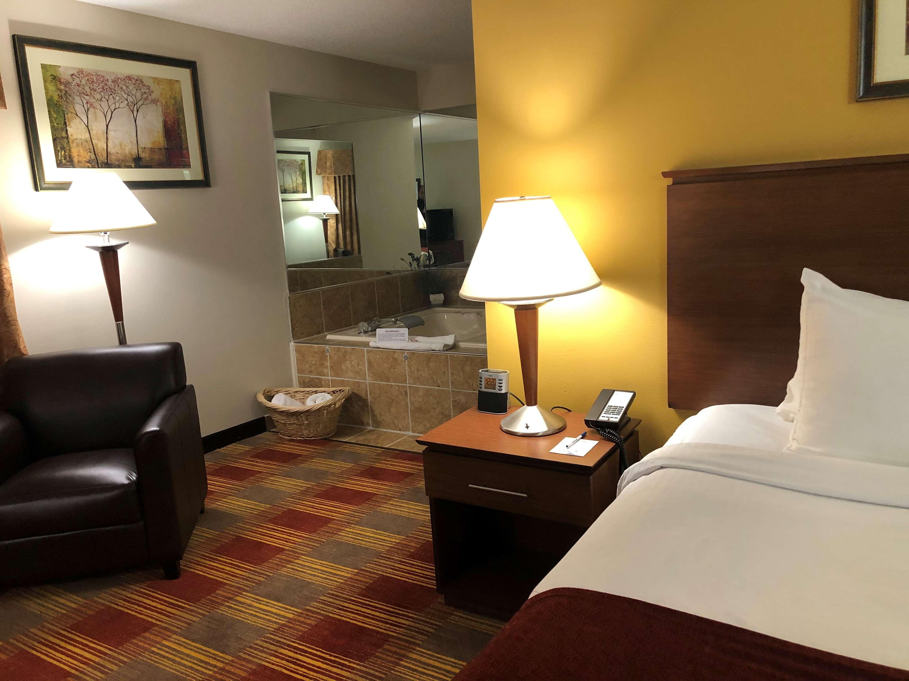 Best Western Lakewood Inn Hebron Exterior foto