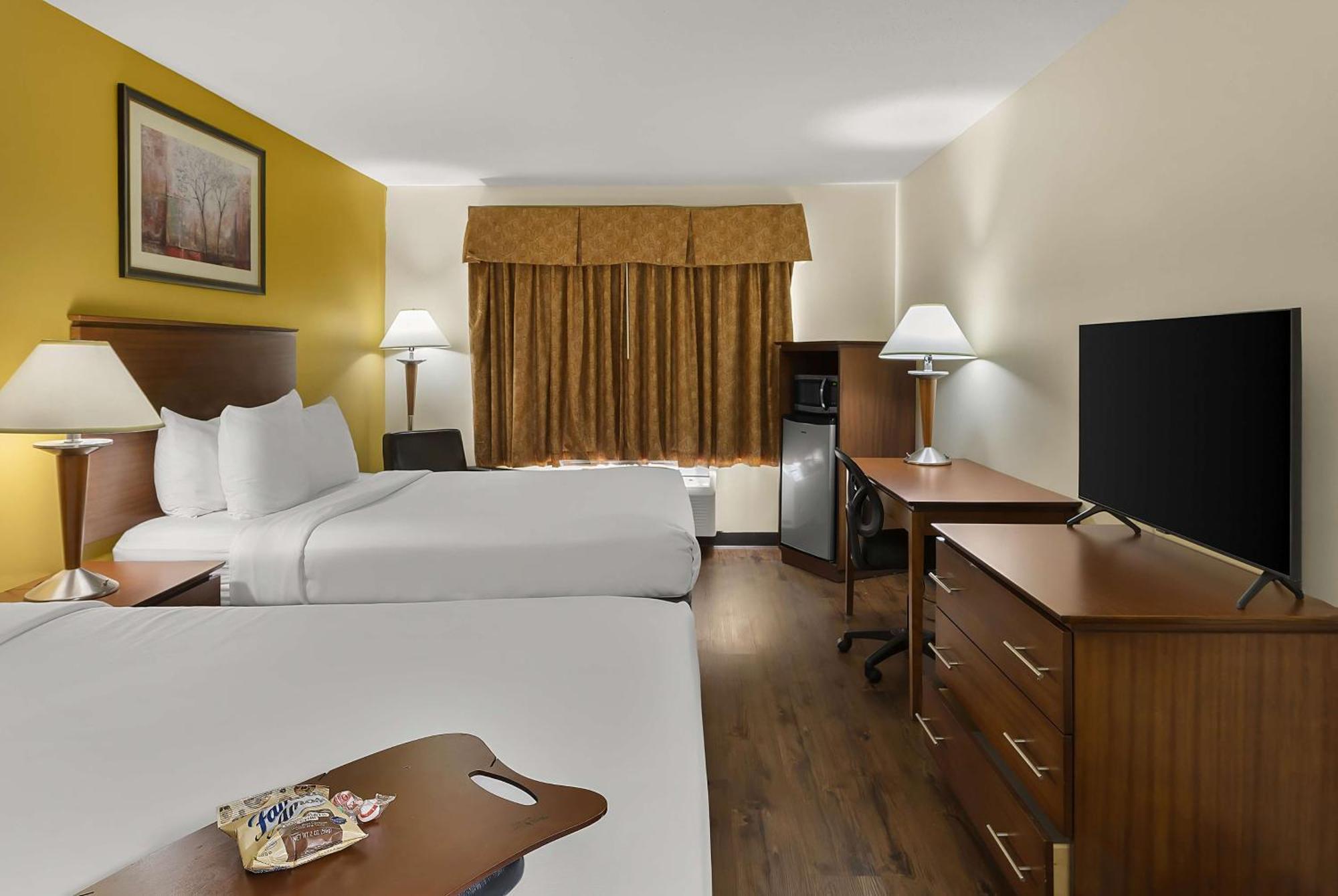 Best Western Lakewood Inn Hebron Exterior foto