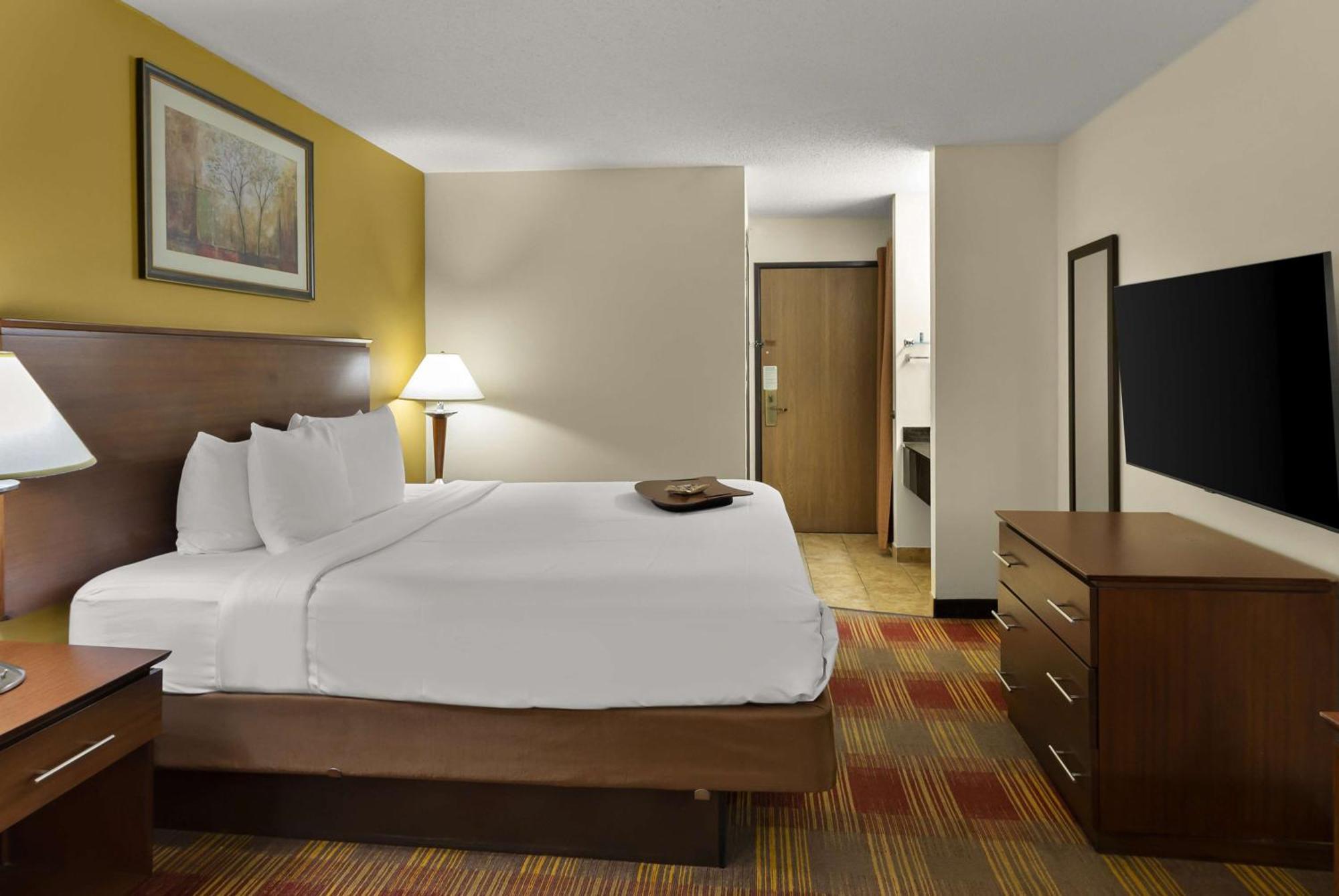 Best Western Lakewood Inn Hebron Exterior foto