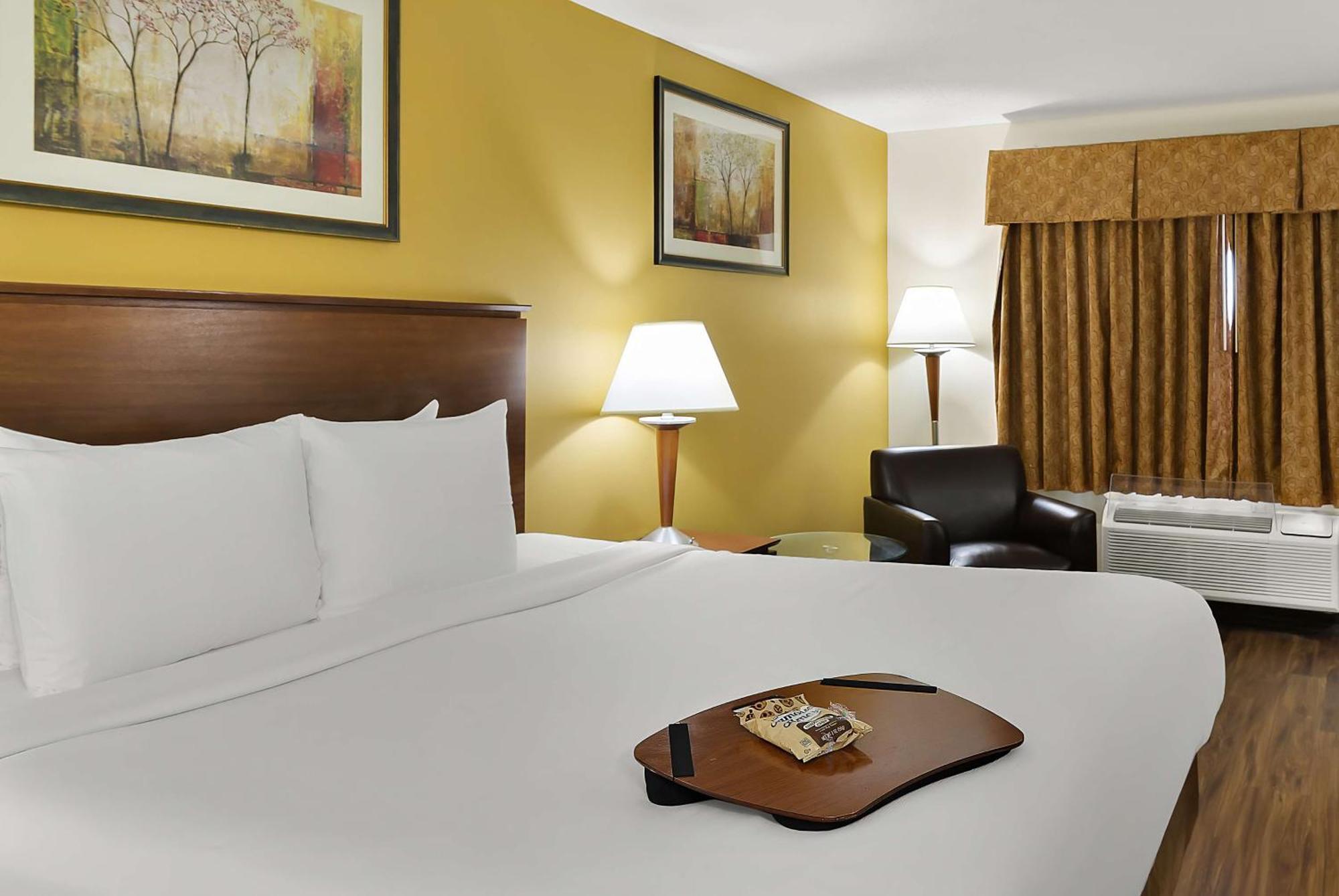 Best Western Lakewood Inn Hebron Exterior foto