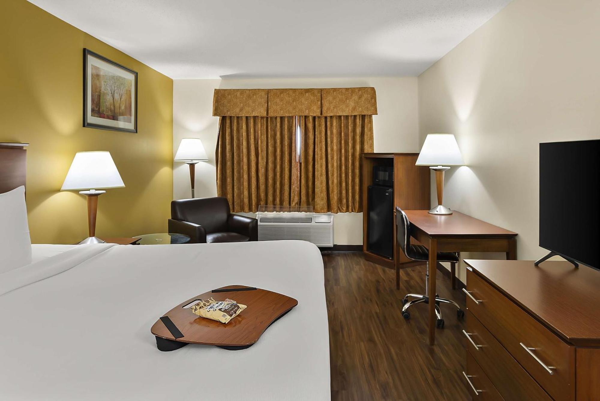 Best Western Lakewood Inn Hebron Exterior foto