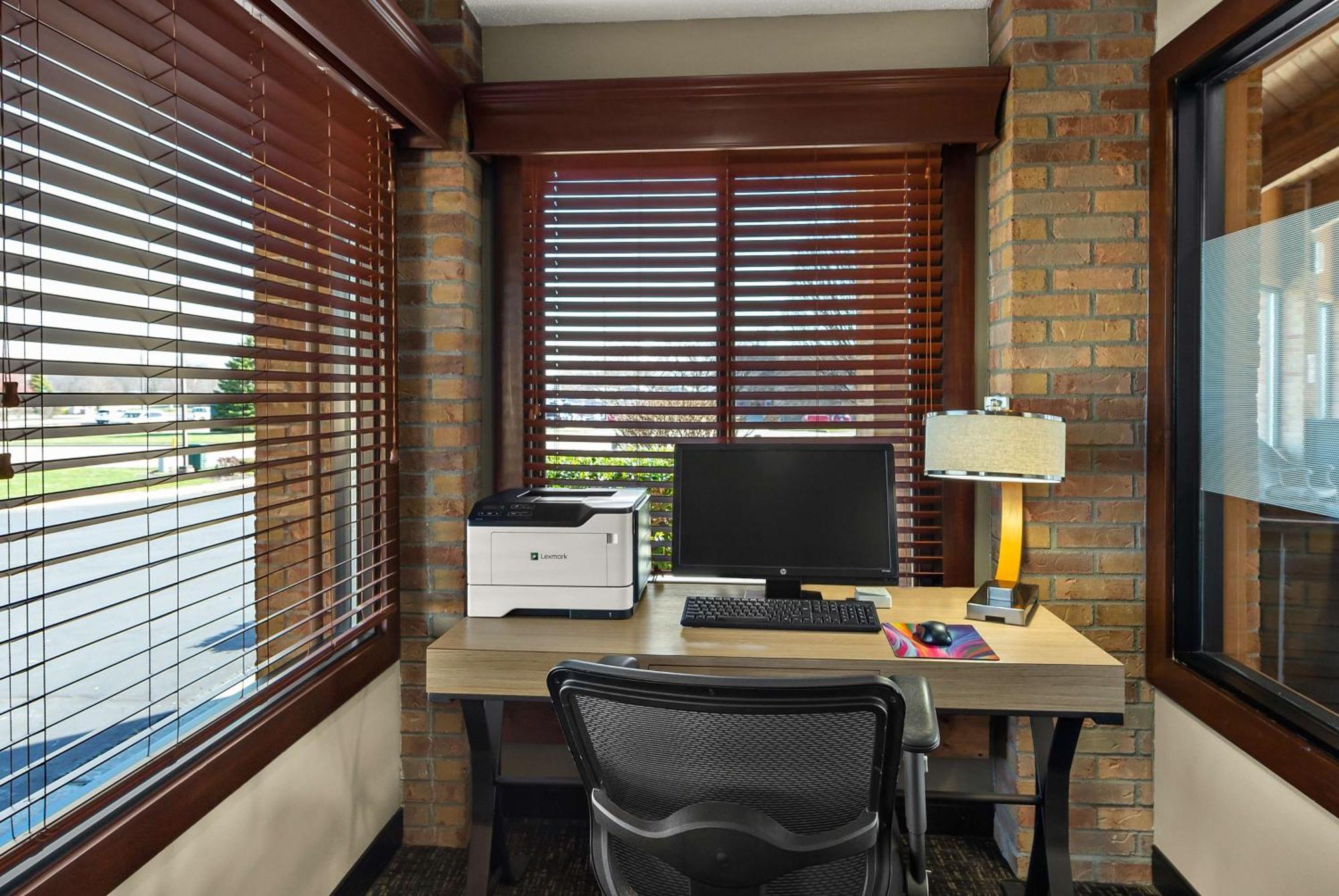 Best Western Lakewood Inn Hebron Exterior foto
